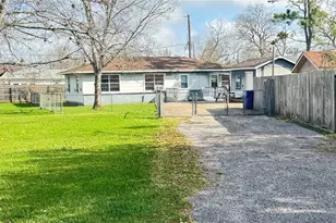 116 W Mahan St, Richwood, TX 77531 - Photo 1