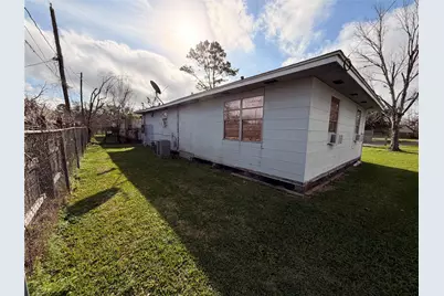 116 W Mahan Street, Richwood, TX 77531 - Photo 4