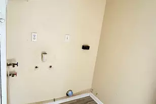 116 W Mahan St, Richwood, TX 77531 - Photo 14