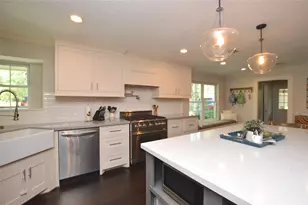 2 Woodhaven Wood Ct, The Woodlands, TX 77380 - Photo 4