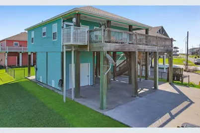 978 Seadrift Drive, Crystal Beach, TX 77650 - Photo 2