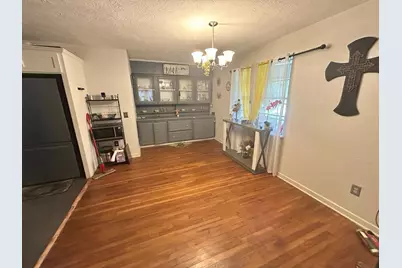 319 E Walnut, Winnie, TX 77665 - Photo 6
