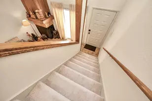 9433 Pagewood Ln, Houston, TX 77063 - Photo 32