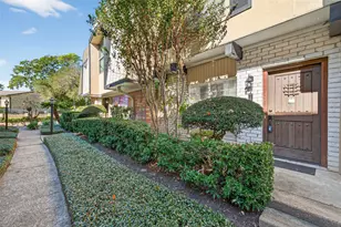 1805 Stoney Brook Dr Dr, Houston, TX 77063 - Photo 2