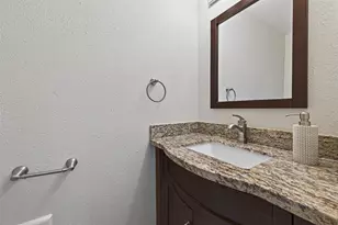 1805 Stoney Brook Dr Dr, Houston, TX 77063 - Photo 16