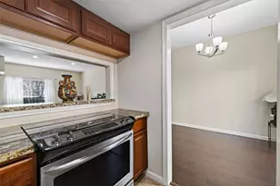 1805 Stoney Brook Dr Dr, Houston, TX 77063 - Photo 14