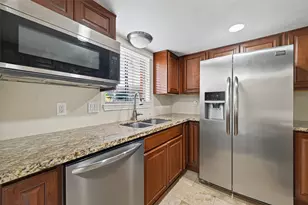 1805 Stoney Brook Dr Dr, Houston, TX 77063 - Photo 12