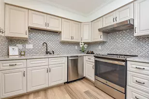 4812 Palmetto St, Bellaire, TX 77401 - Photo 2