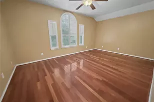 914 Chase Creek Cir, Bacliff, TX 77518 - Photo 2