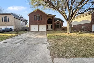 914 Chase Creek Cir, Bacliff, TX 77518 - Photo 1