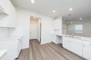 2106 Creole Crk Ln, Houston, TX 77090 - Photo 8