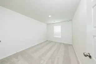 2106 Creole Crk Ln, Houston, TX 77090 - Photo 12