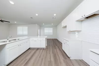 2106 Creole Creek Lane, Houston, TX 77090 - Photo 10