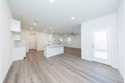 2106 Creole Creek Lane, Houston, TX 77090 - Photo 6