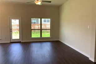 139 Bates Ct, Huntsville, TX 77320 - Photo 6