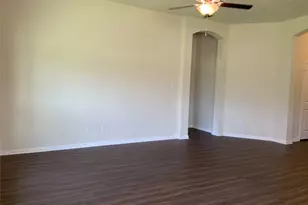 139 Bates Ct, Huntsville, TX 77320 - Photo 8