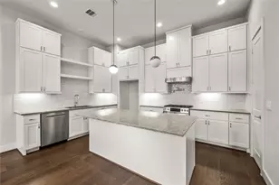 1705 Bologna Ln, Houston, TX 77055 - Photo 4