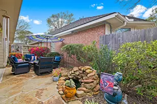 50 S Dylanshire Cir, Conroe, TX 77384 - Photo 2