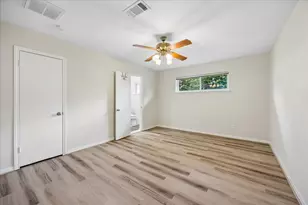 8114 Twin Hills Dr, Houston, TX 77071 - Photo 12