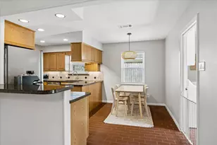 8114 Twin Hills Dr, Houston, TX 77071 - Photo 10