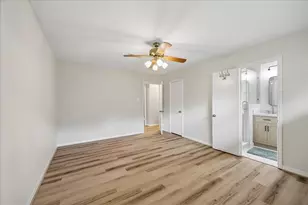 8114 Twin Hills Dr, Houston, TX 77071 - Photo 4