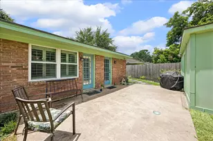 8114 Twin Hills Dr, Houston, TX 77071 - Photo 26