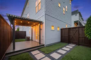 2004 Lou Ellen Ln, Houston, TX 77018 - Photo 2