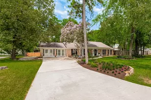 323 Spring Woods Dr, Spring, TX 77386 - Photo 2