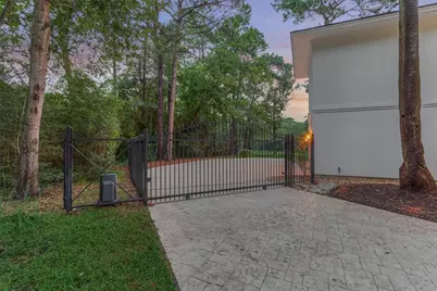 24 Autumn Crescent, The Woodlands, TX 77381 - Photo 36