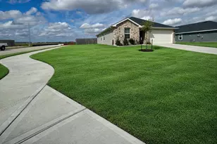 2216 Laurel Bloom Ln, Sealy, TX 77474 - Photo 2