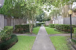 13776 Hollowgreen Dr, Houston, TX 77082 - Photo 6