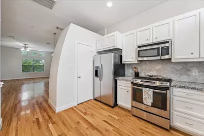 8710 Beverlyhill Street #302, Houston, TX 77063 - Photo 4