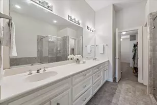 8710 Beverly Hill St, Houston, TX 77063 - Photo 14