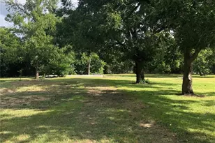 1062 Clepper, Montgomery, TX 77356 - Photo 2