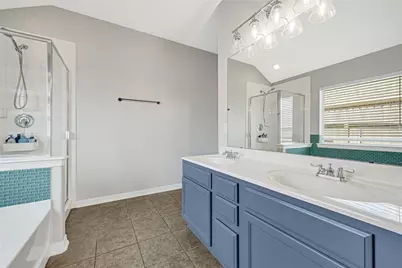 9135 Creekside Drive, Hitchcock, TX 77563 - Photo 14