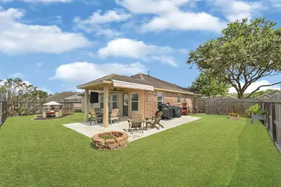 9135 Creekside Drive, Hitchcock, TX 77563 - Photo 24