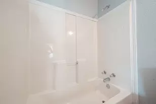 4810 Carmen St, Houston, TX 77033 - Photo 16