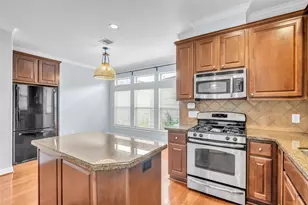 1821 Woodbend Village Ct, Houston, TX 77055 - Photo 12