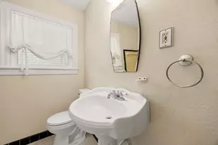 1067 W 43rd St, Houston, TX 77018 - Photo 16