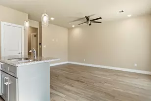 4431 Knoxville St, Houston, TX 77051 - Photo 4