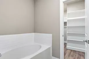 4431 Knoxville St, Houston, TX 77051 - Photo 14