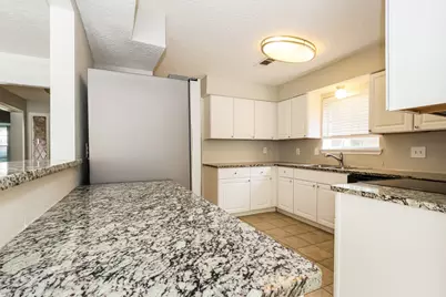 24106 Creekview Drive, Spring, TX 77389 - Photo 8