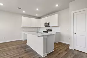 2490 N Heritage Dr, Dayton, TX 77535 - Photo 4