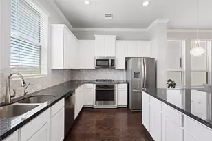 11918 Oakmont Valley Trace, Houston, TX 77051 - Photo 20