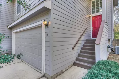 10 Musgrove Place, The Woodlands, TX 77382 - Photo 2