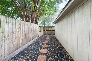11423 Canyon Trail Dr, Houston, TX 77066 - Photo 32