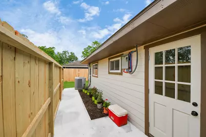 5903 Belneath Street, Houston, TX 77033 - Photo 40