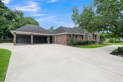 9832 W Shore Drive, Willis, TX 77318 - Photo 2