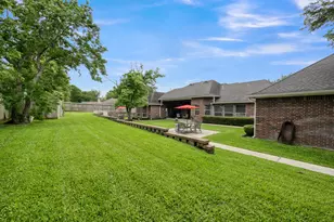 9832 W Shore Dr, Willis, TX 77318 - Photo 32