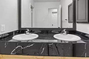 4418 W Thunderwood Cir, Fresno, TX 77545 - Photo 32